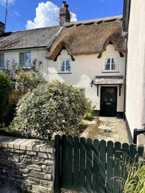 Beautiful 1 bed thatched cottage